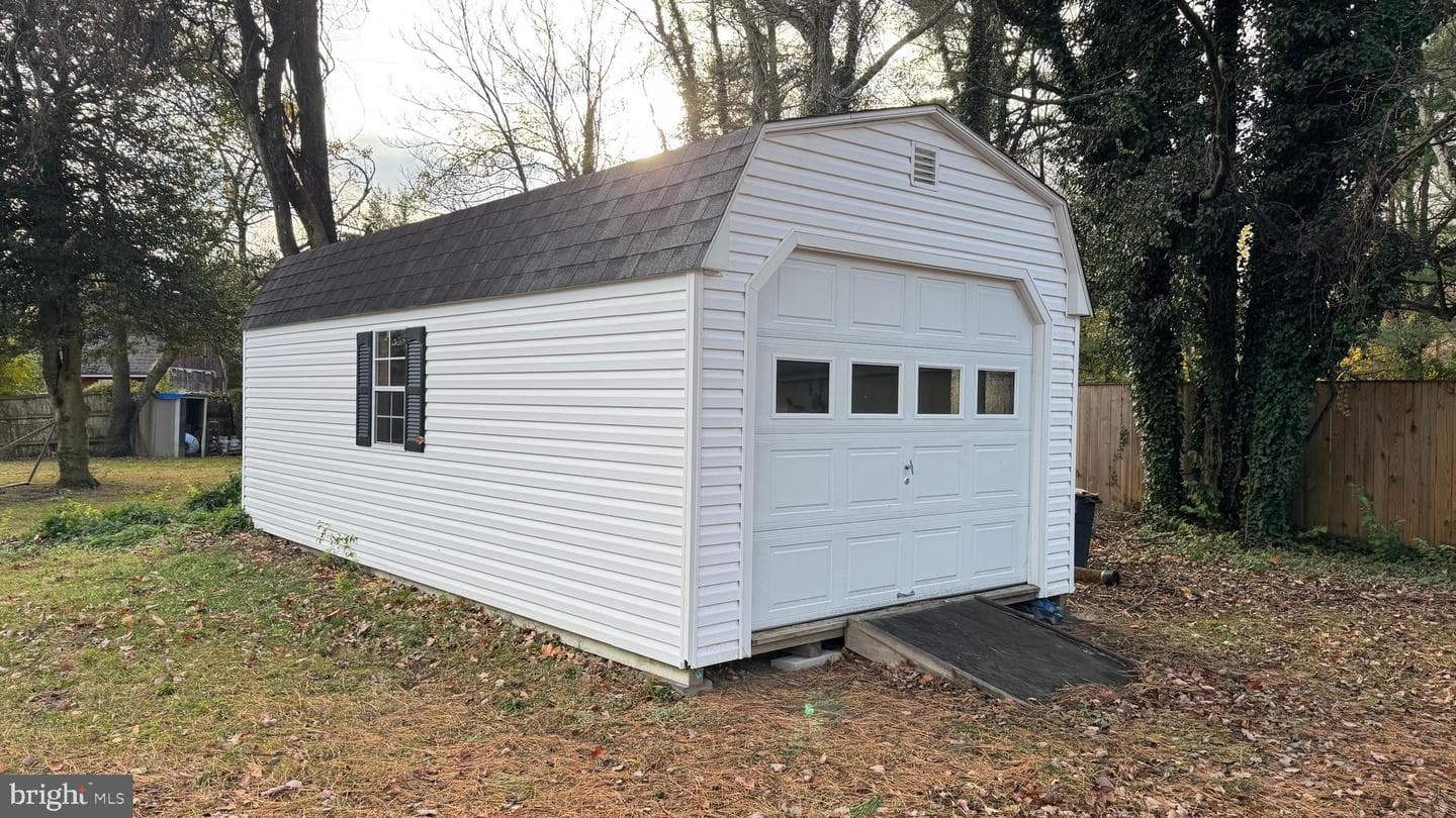 318 Carter Avenue photo 29