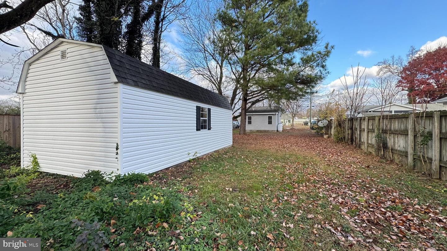 318 Carter Avenue photo 33