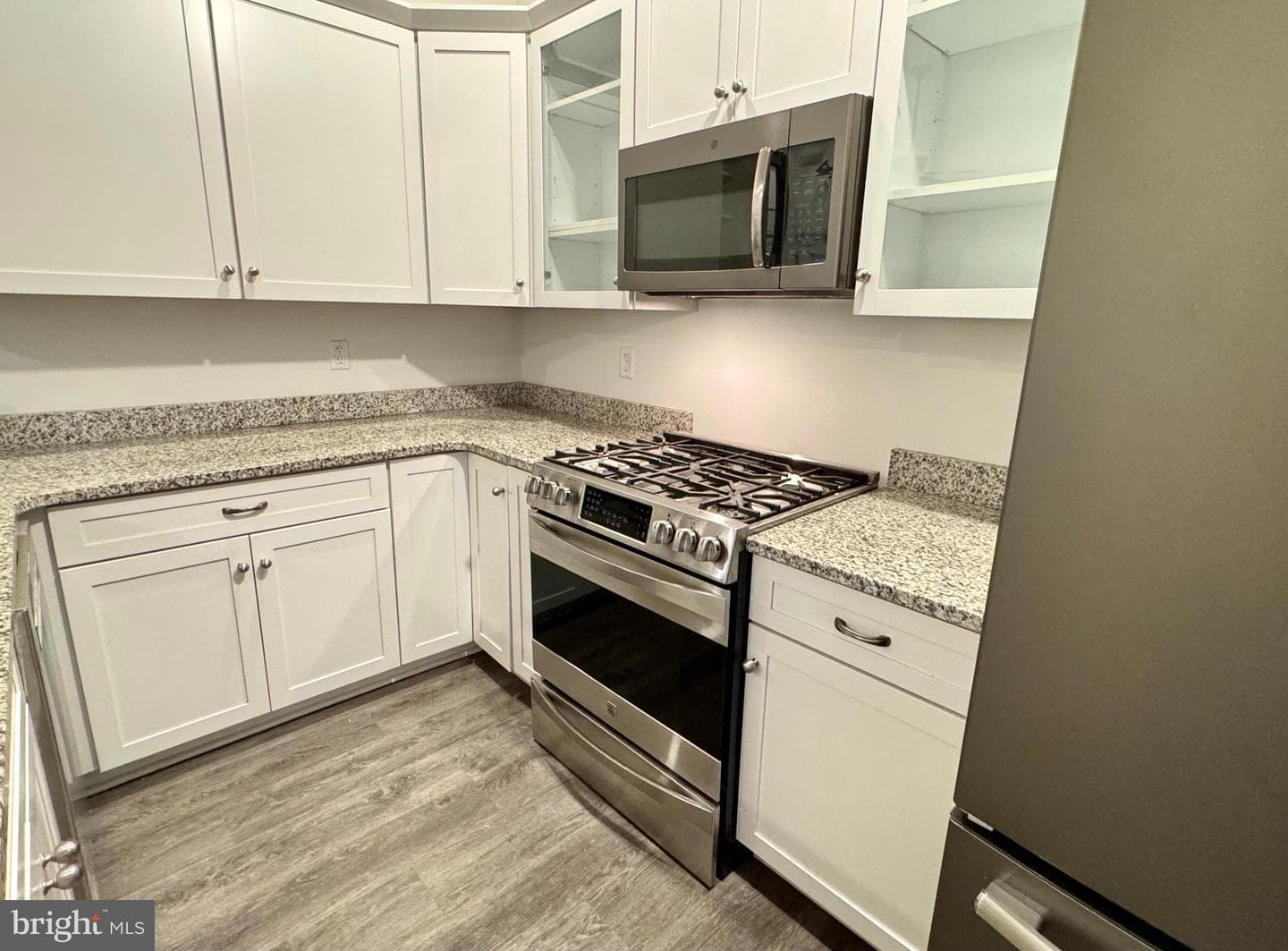 318 Carter Avenue photo 6
