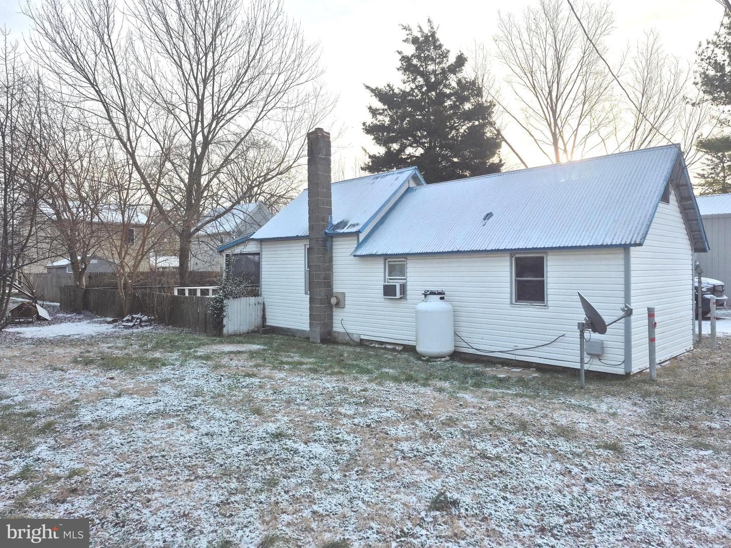 305 S Maple Avenue photo 2