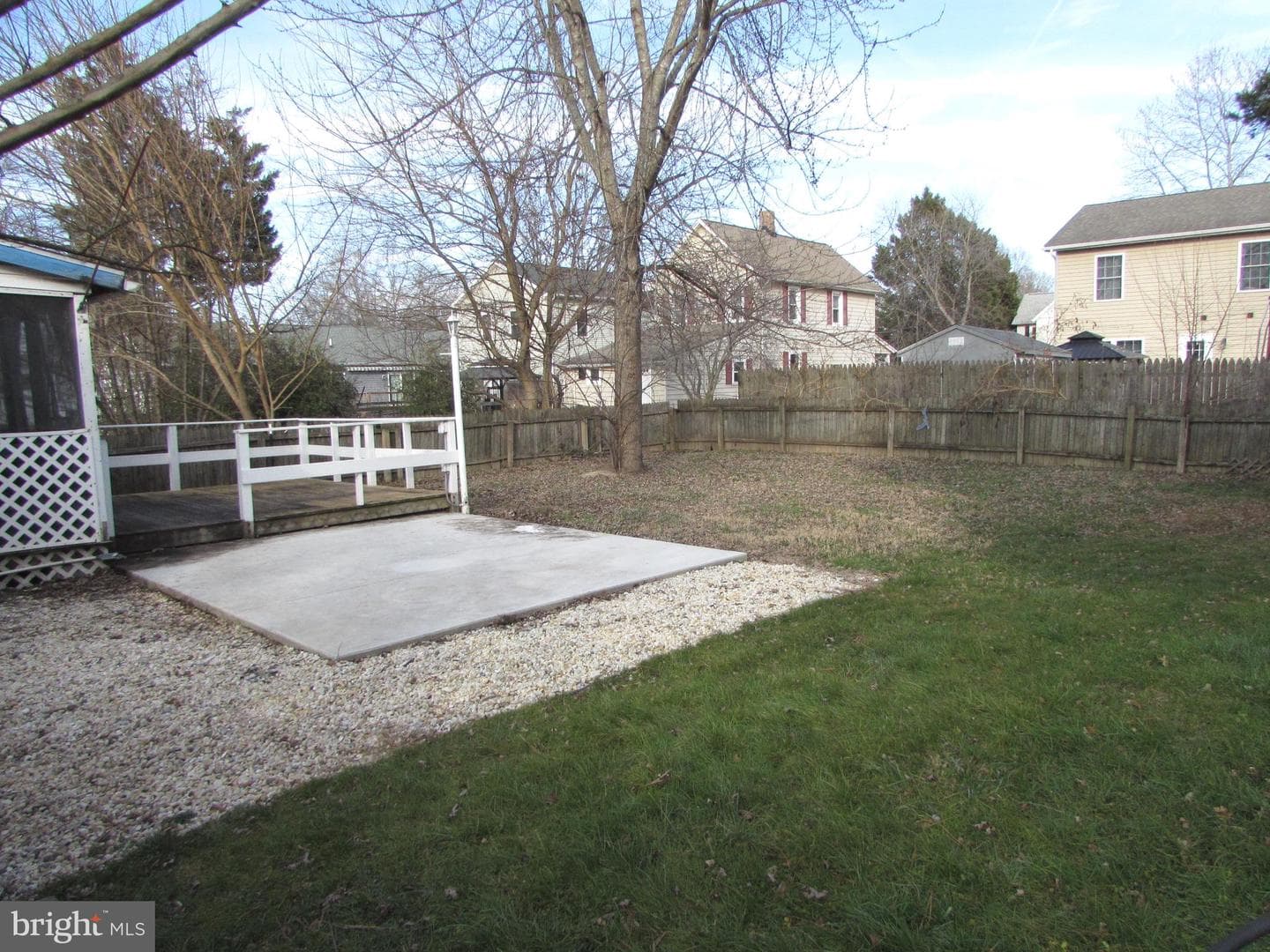 305 S Maple Avenue photo 3