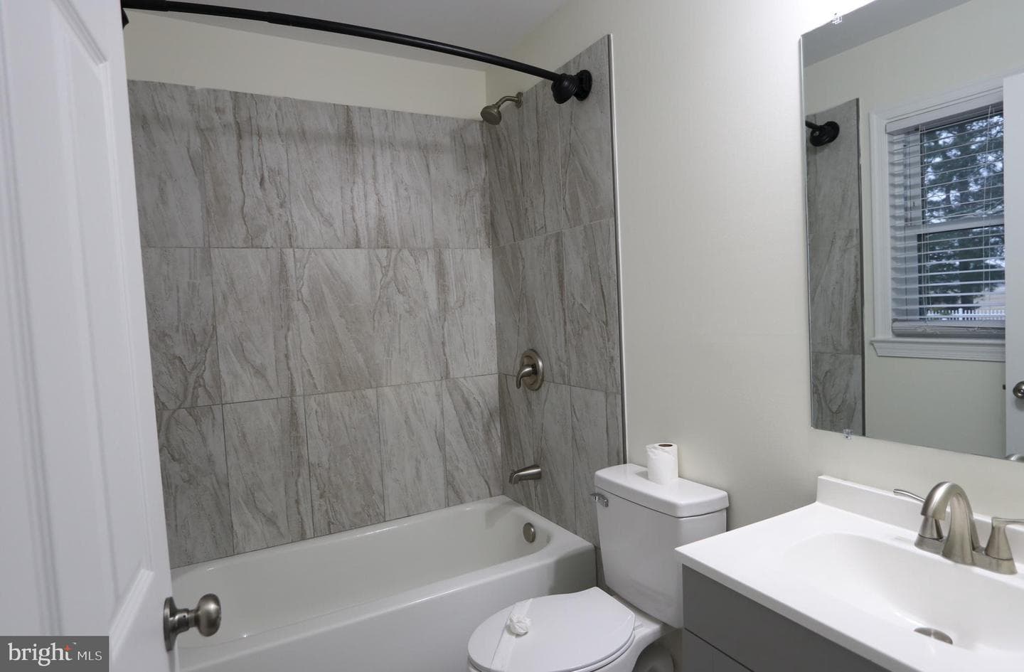 12658 Oakland photo 10