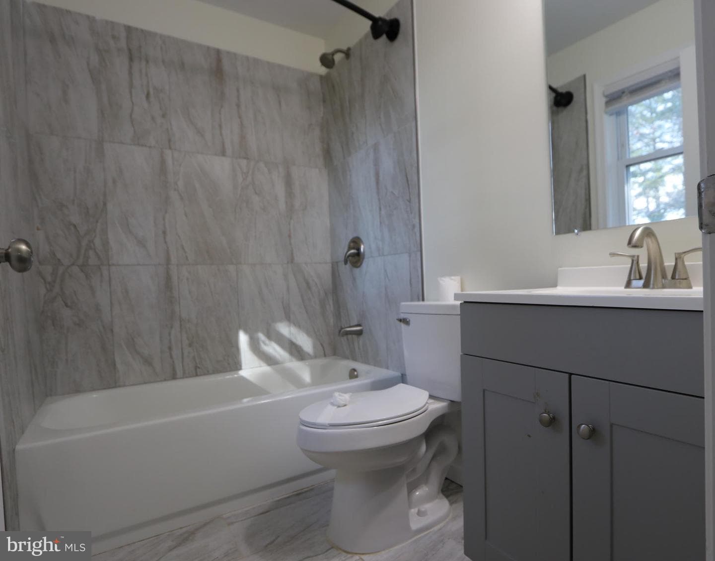 12658 Oakland photo 19