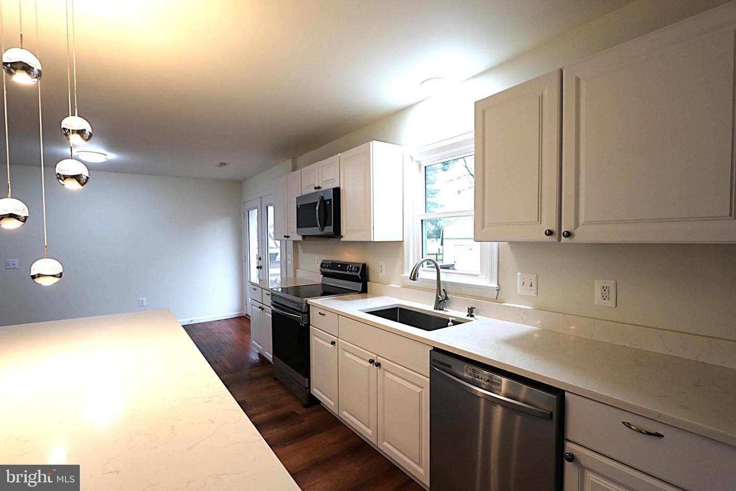 12658 Oakland photo 5