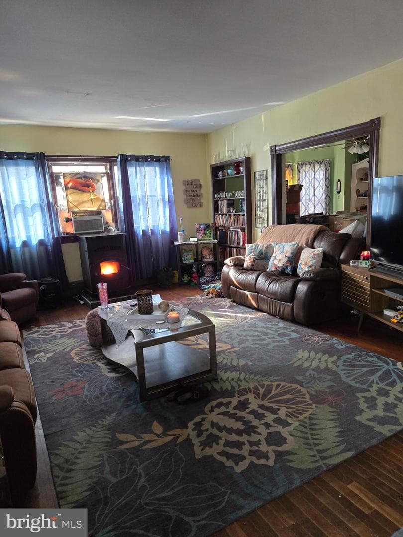 126 Maple Avenue photo 6