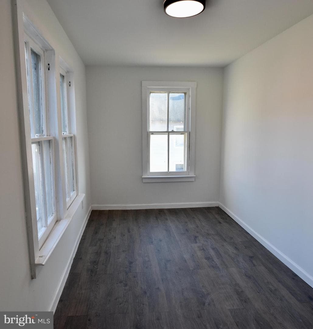115 Maple Avenue photo 10