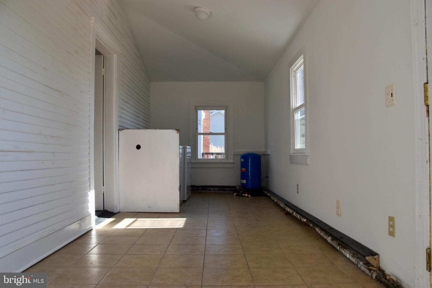 115 Maple Avenue photo 11