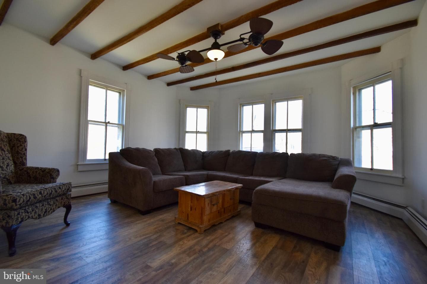 115 Maple Avenue photo 3