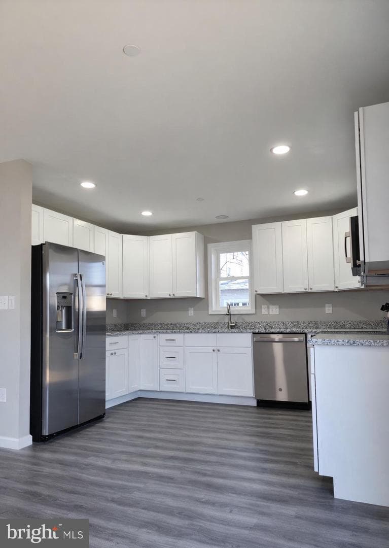 210 W 2nd Street photo 9