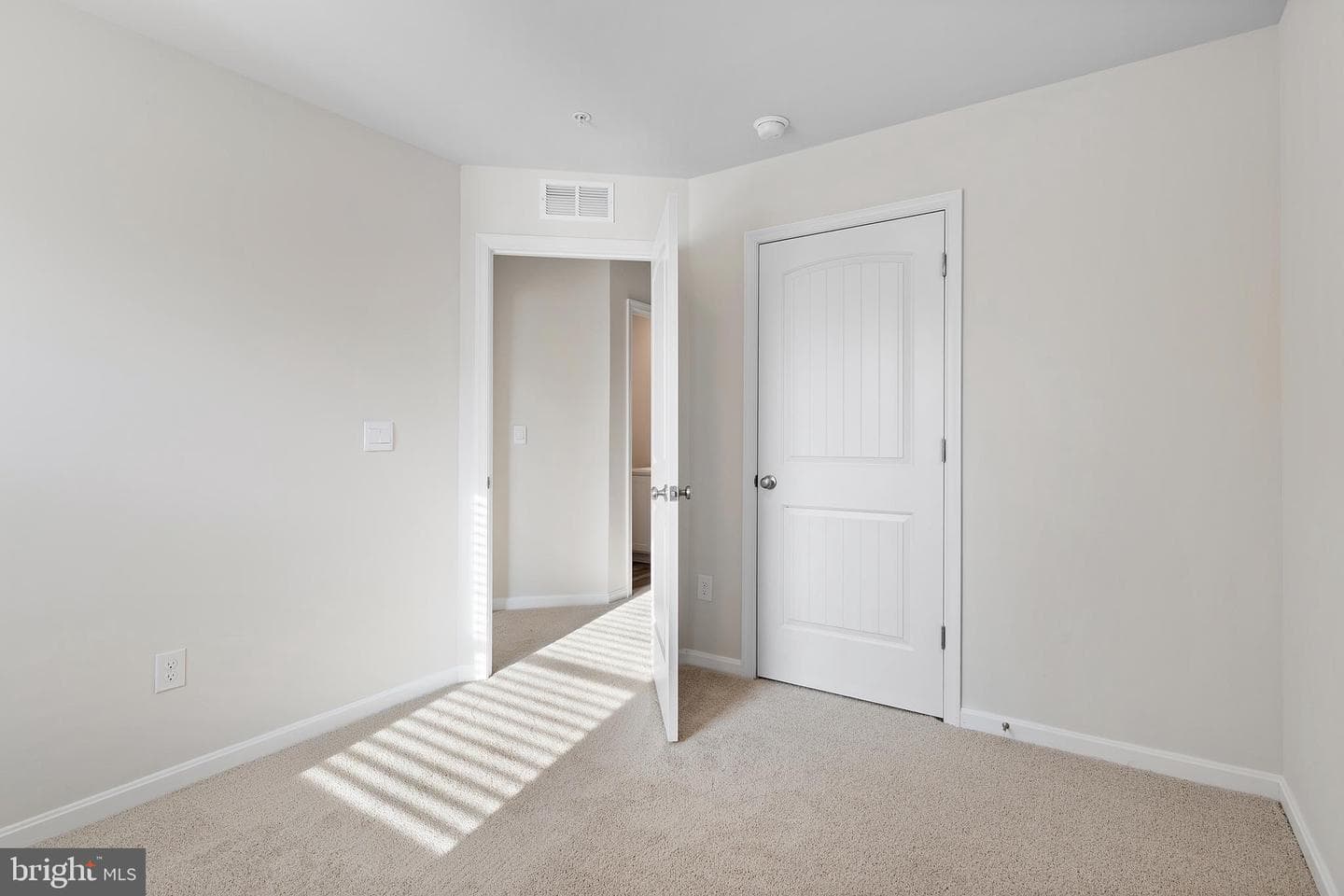 163 Riverwalk Terrace photo 15