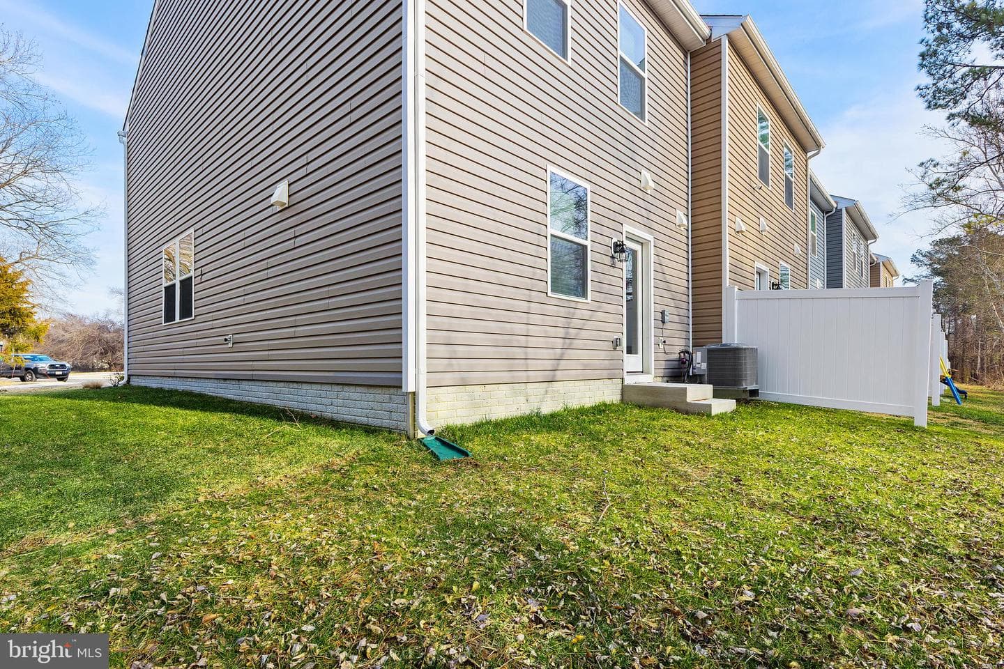 163 Riverwalk Terrace photo 3