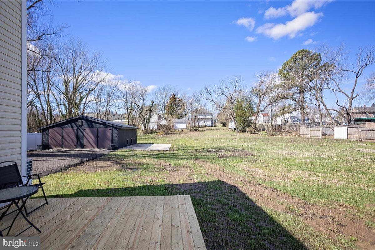 311 Holt Street photo 19