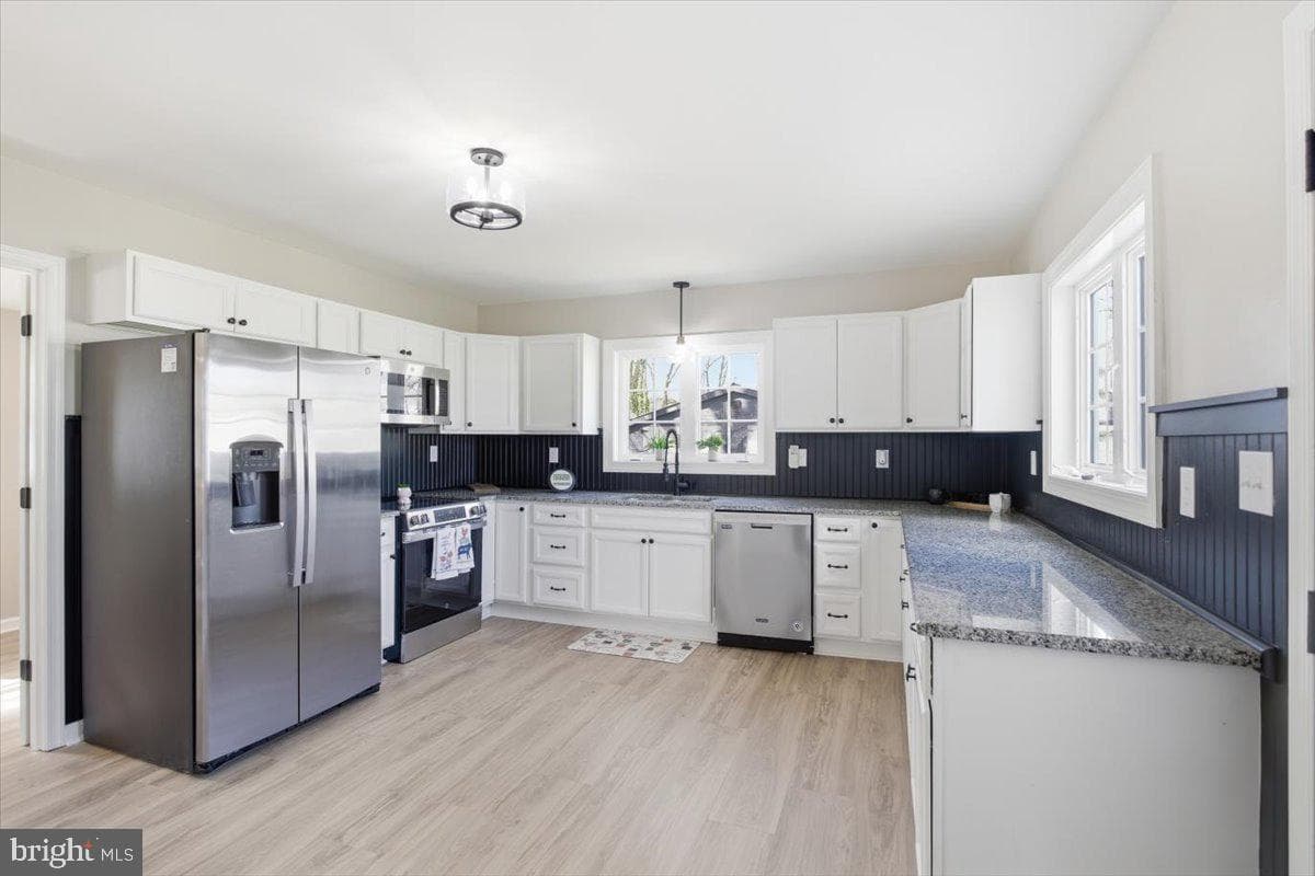 311 Holt Street photo 6