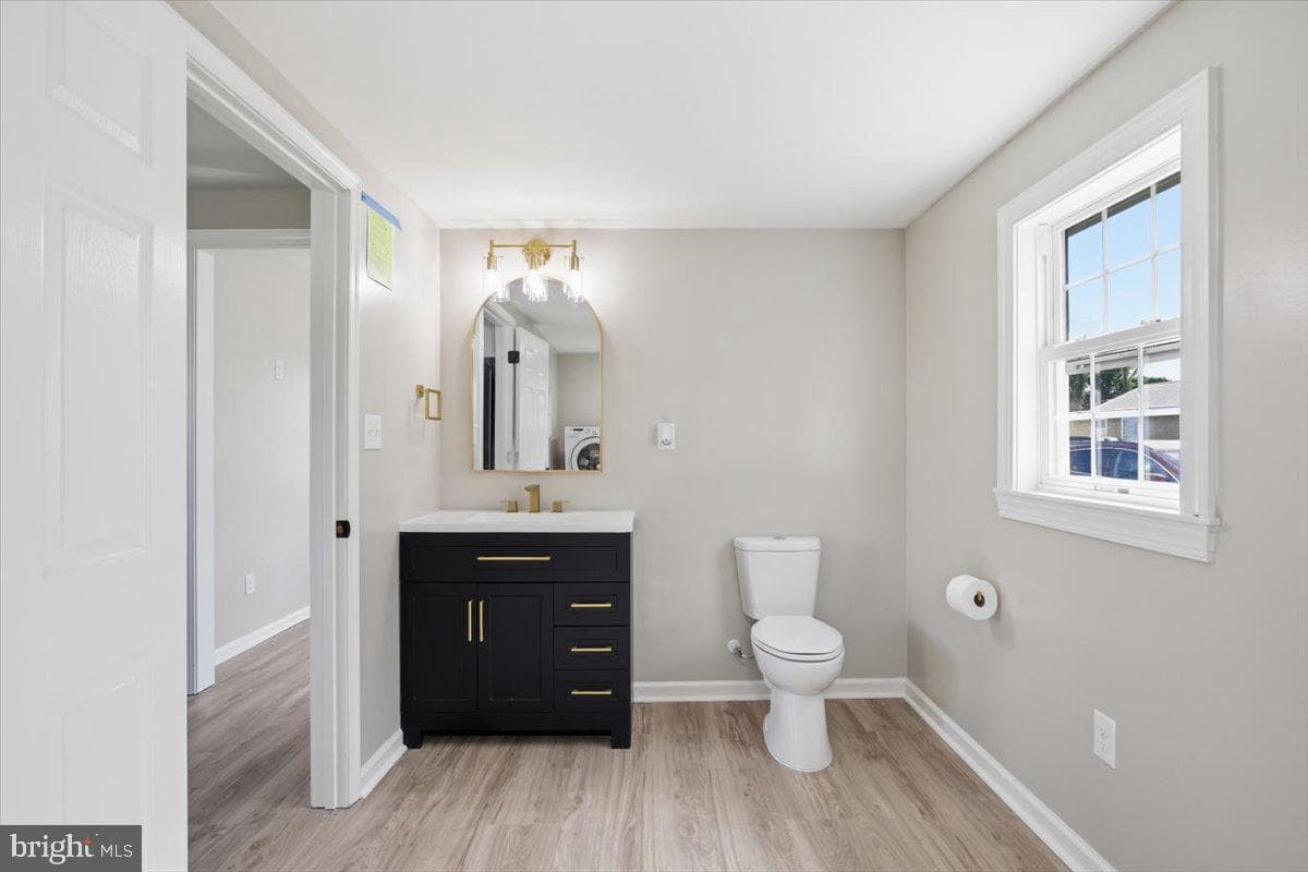 311 Holt Street photo 9