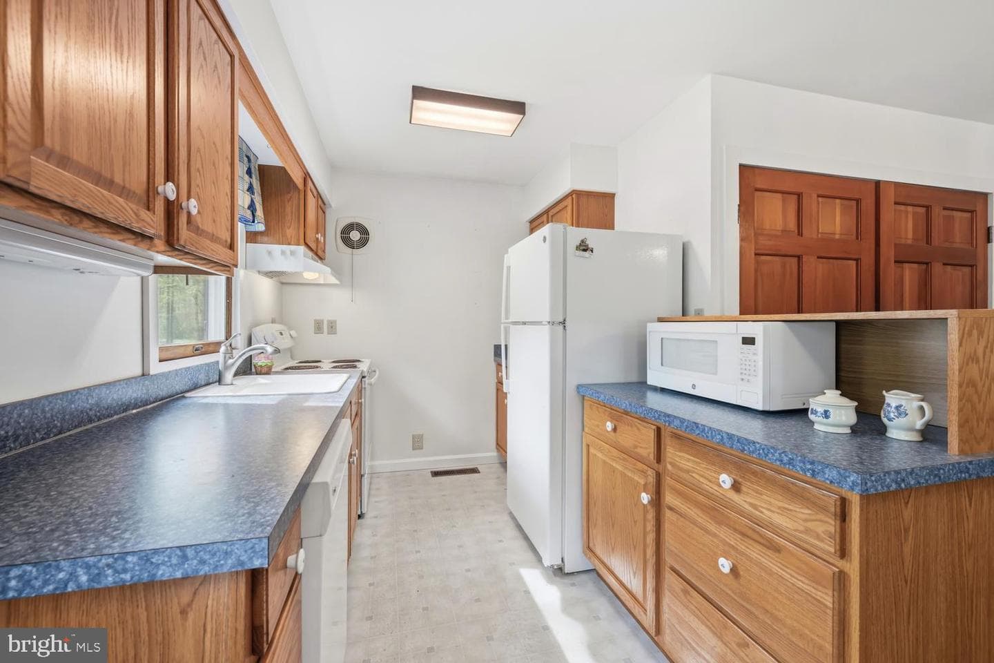 322 Deep Shore Road photo 35