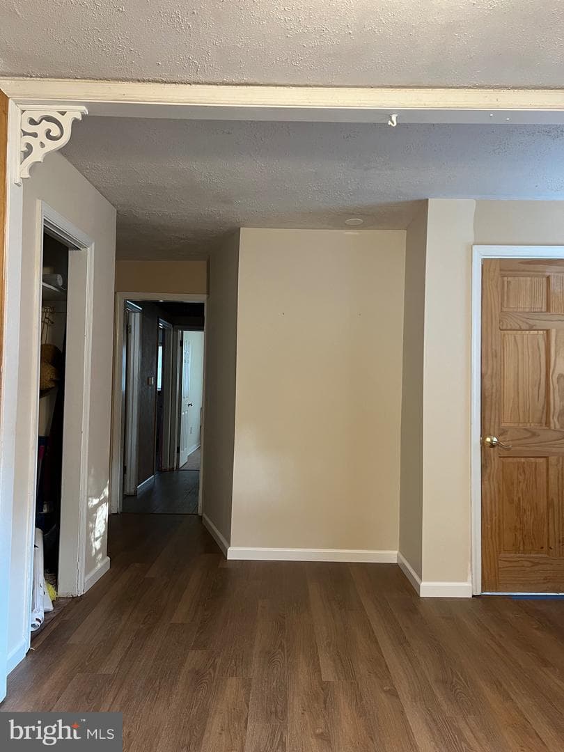 209 Reliance Avenue photo 11