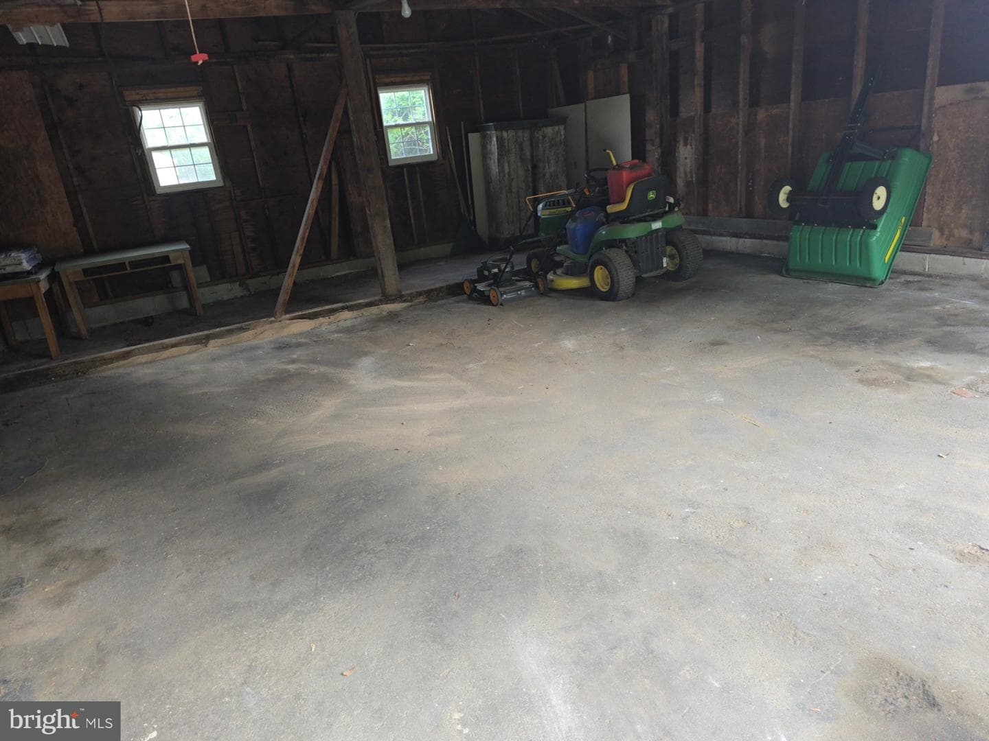 209 Reliance Avenue photo 6