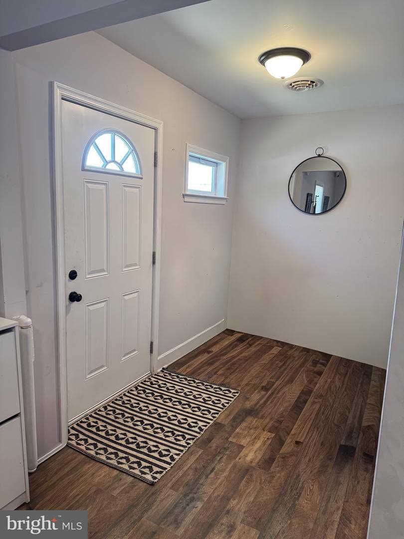 610 Lincoln Street photo 3