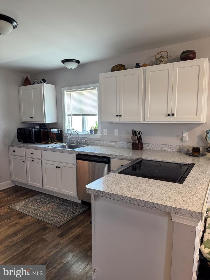 610 Lincoln Street photo 8