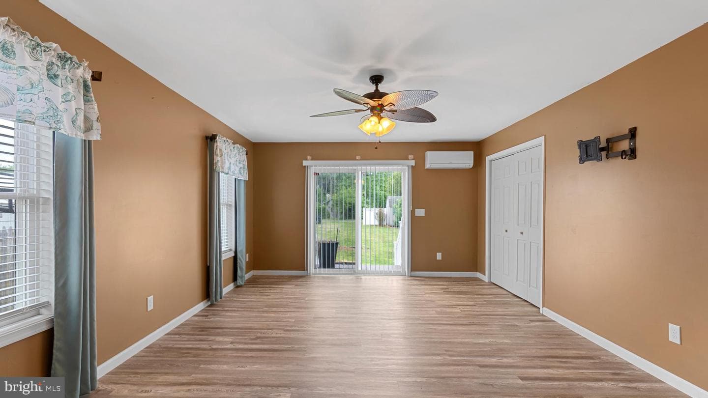 208 Oriole Avenue photo 16