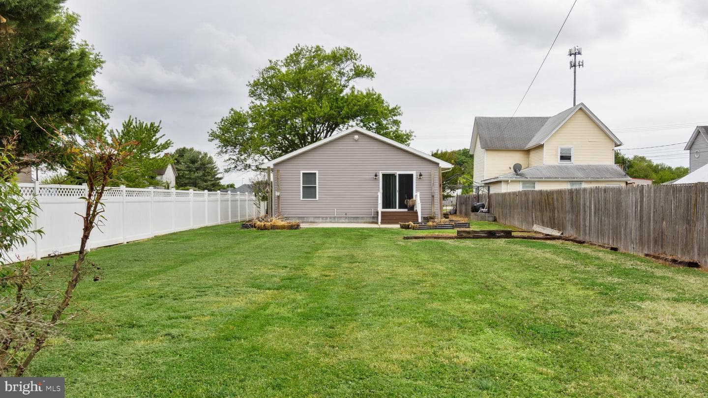 208 Oriole Avenue photo 22