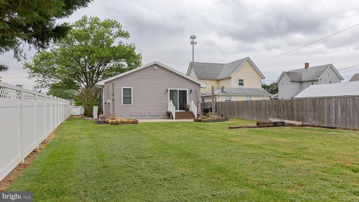 208 Oriole Avenue photo 23