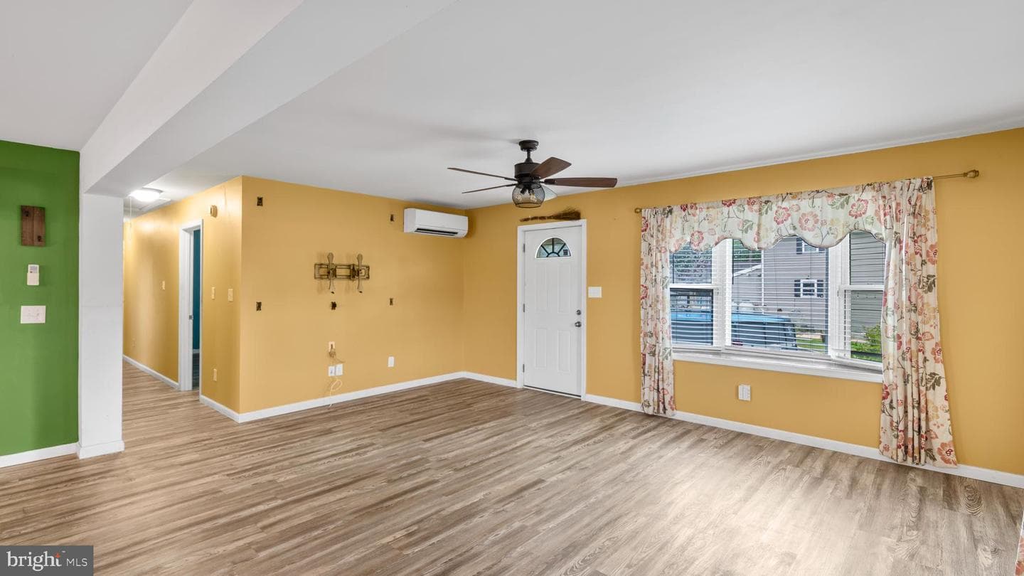 208 Oriole Avenue photo 3