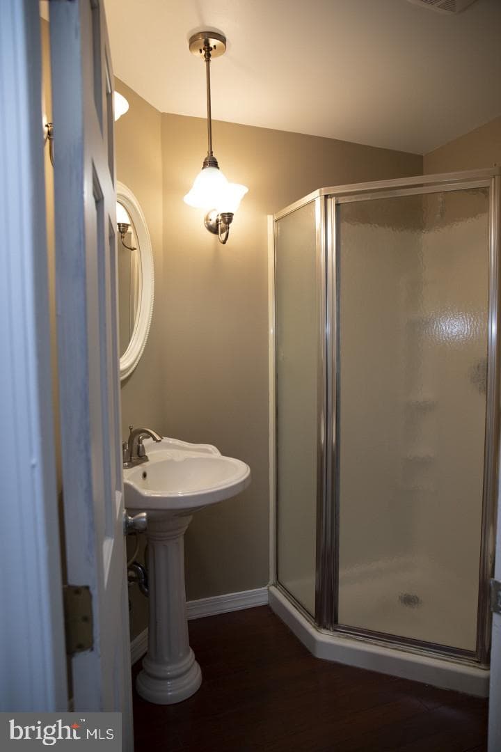 313 Holt Street photo 20
