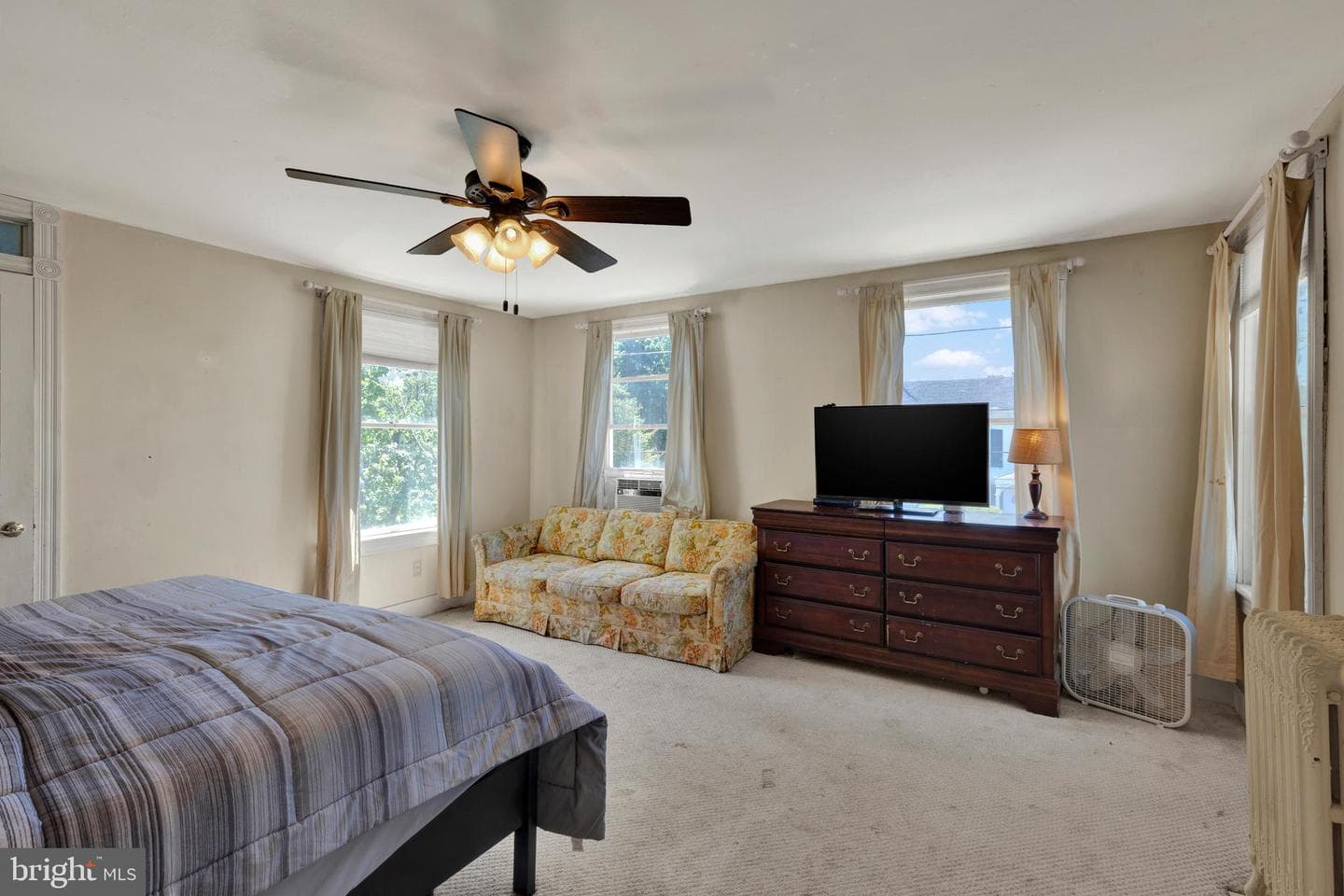 209 W Sunset Avenue photo 24