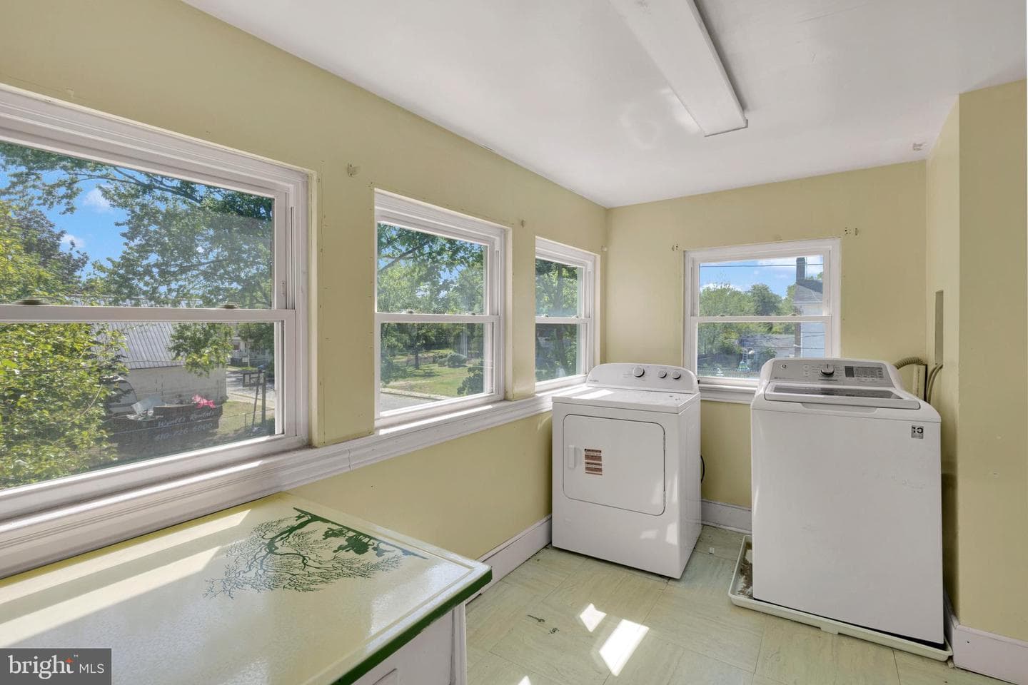 209 W Sunset Avenue photo 38