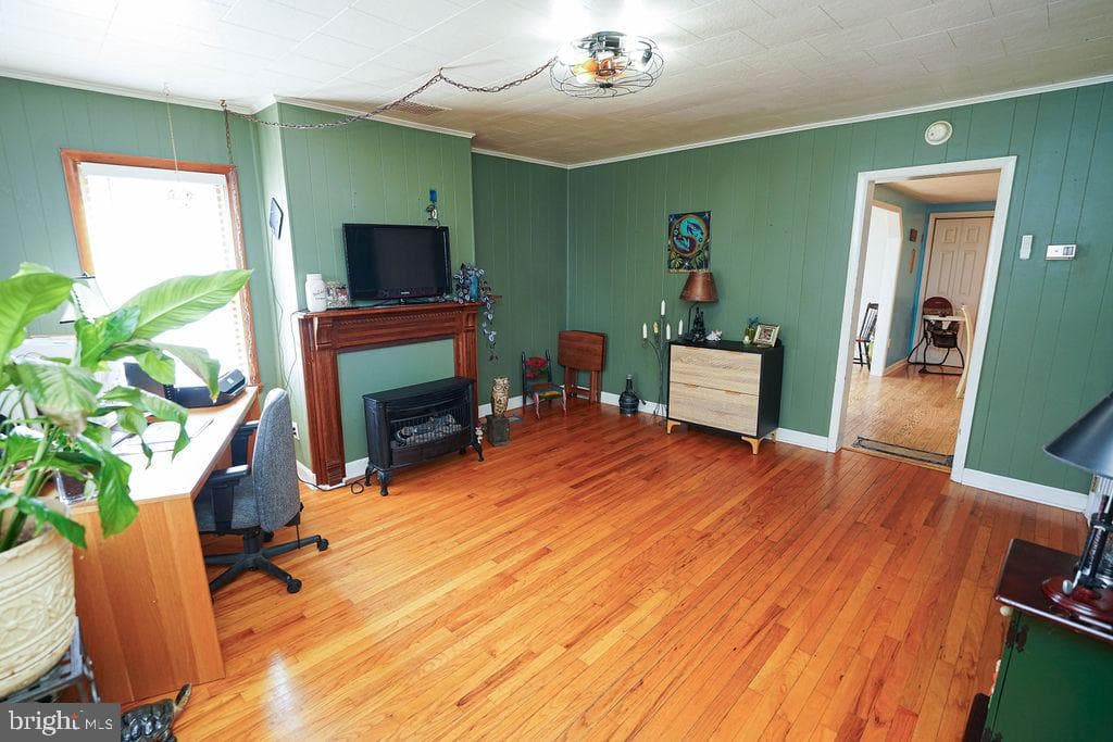 212 Main Street photo 4