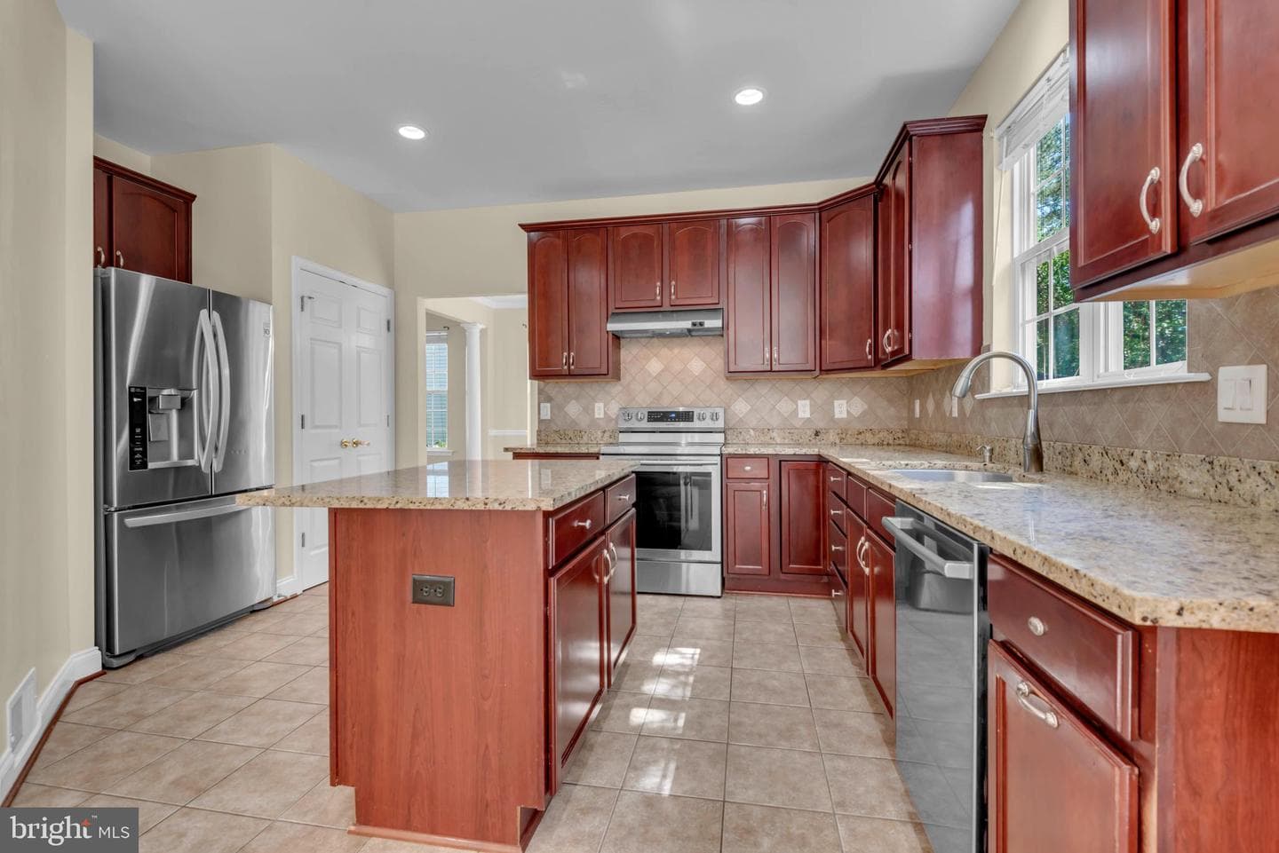 109 Briarwood Circle photo 3