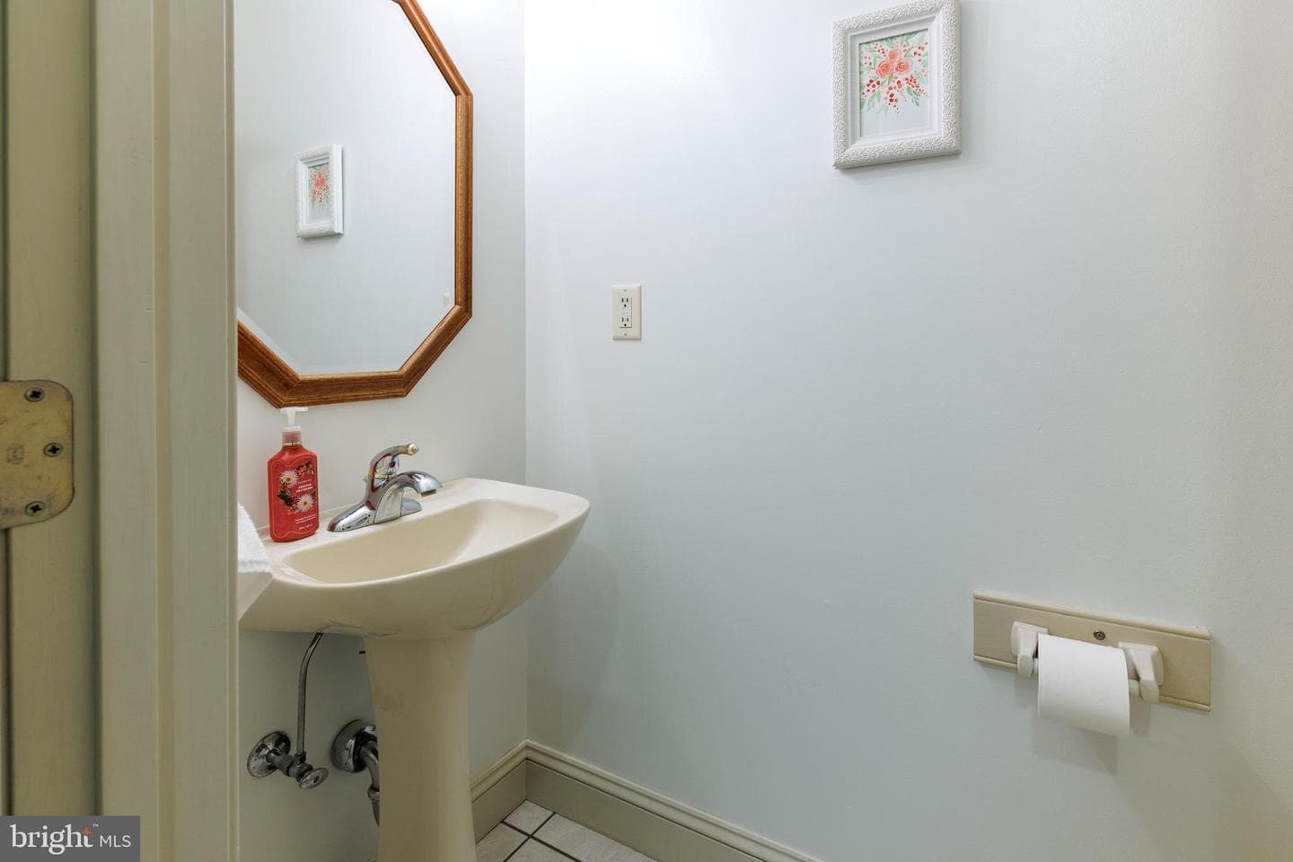 8605 Hickory Place photo 11