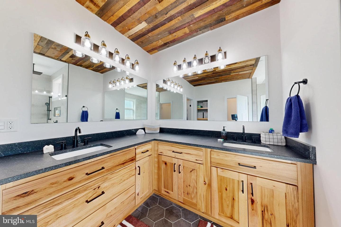 23730 Henry Road photo 17