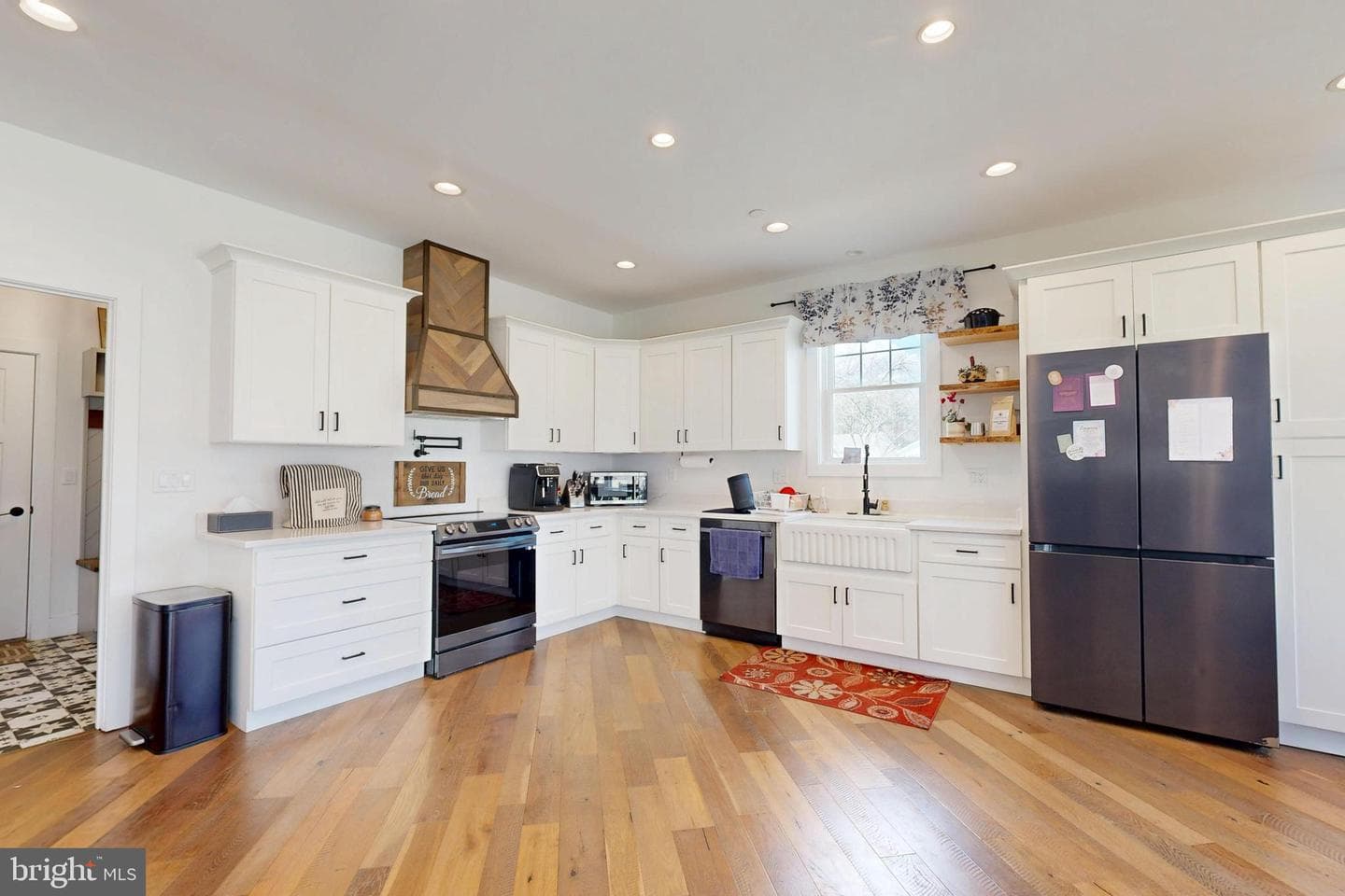 23730 Henry Road photo 8