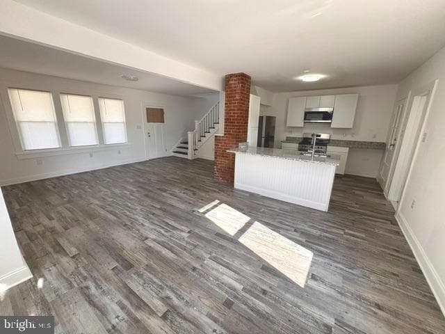 112 Vernon Avenue photo 8