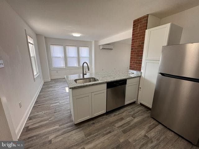 112 Vernon Avenue photo 9