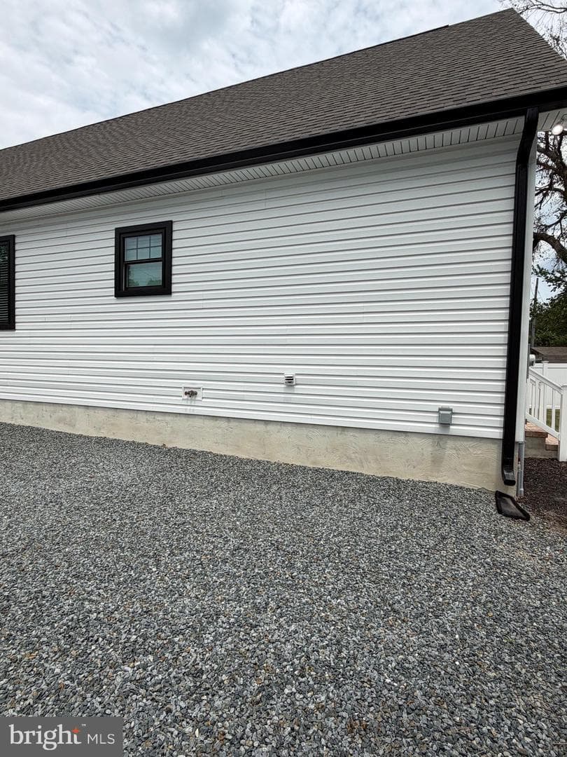 110 N School Street photo 23