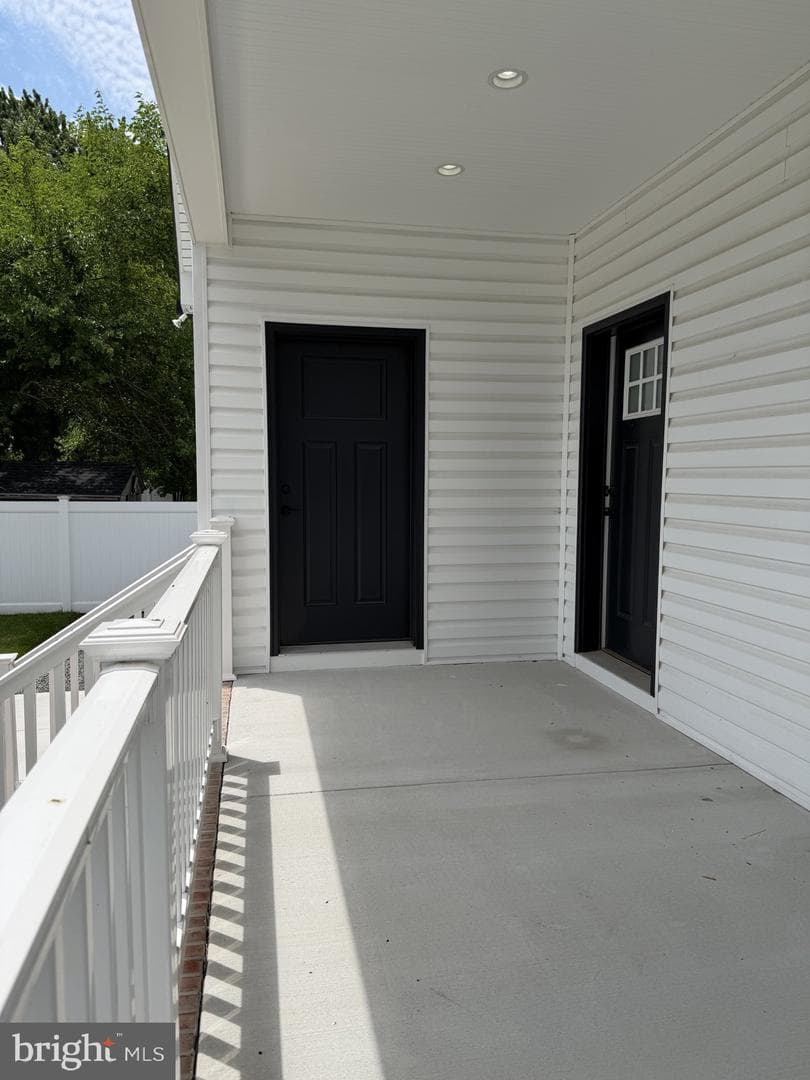 110 N School Street photo 46