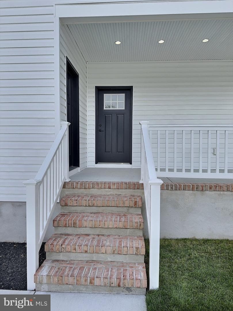 110 N School Street photo 5