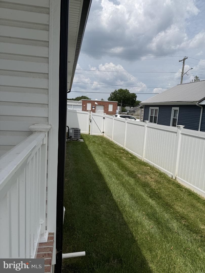110 N School Street photo 68