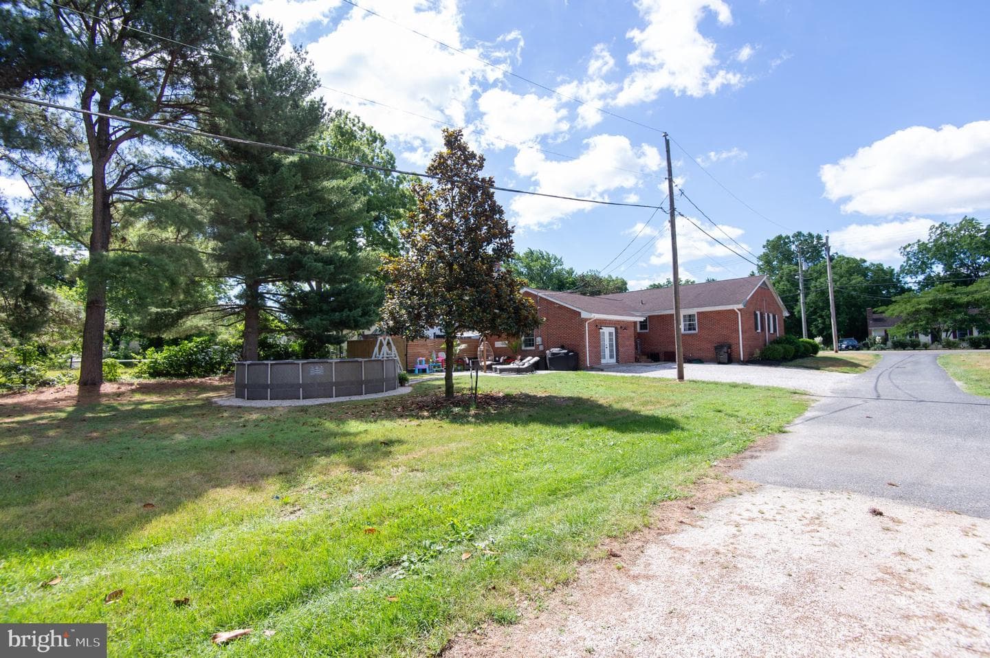129 Bloomingdale Avenue photo 46