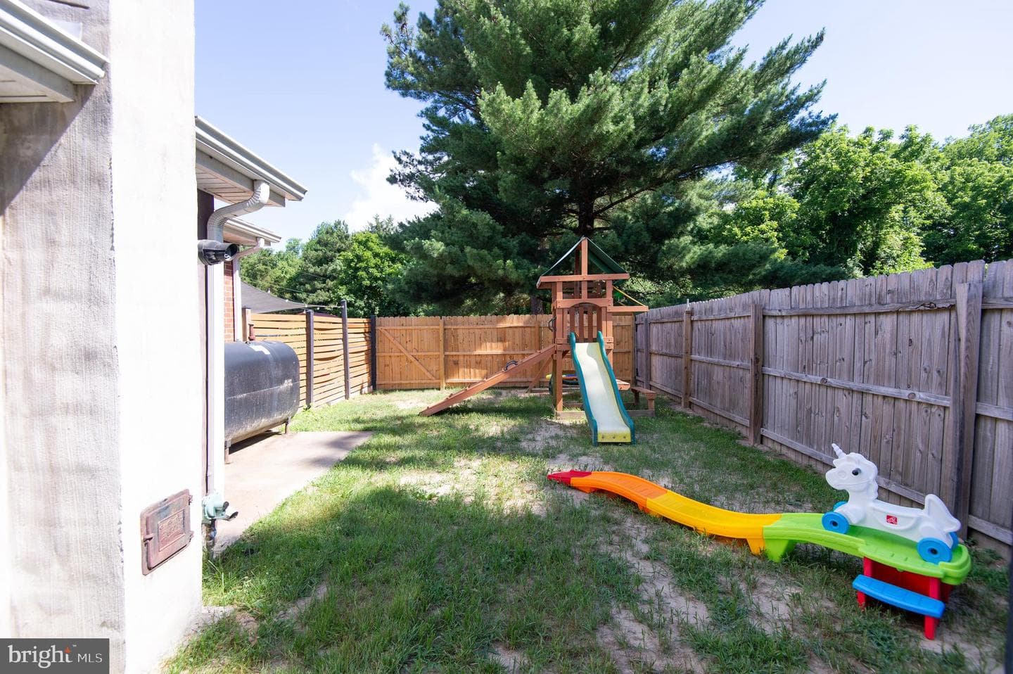 129 Bloomingdale Avenue photo 48