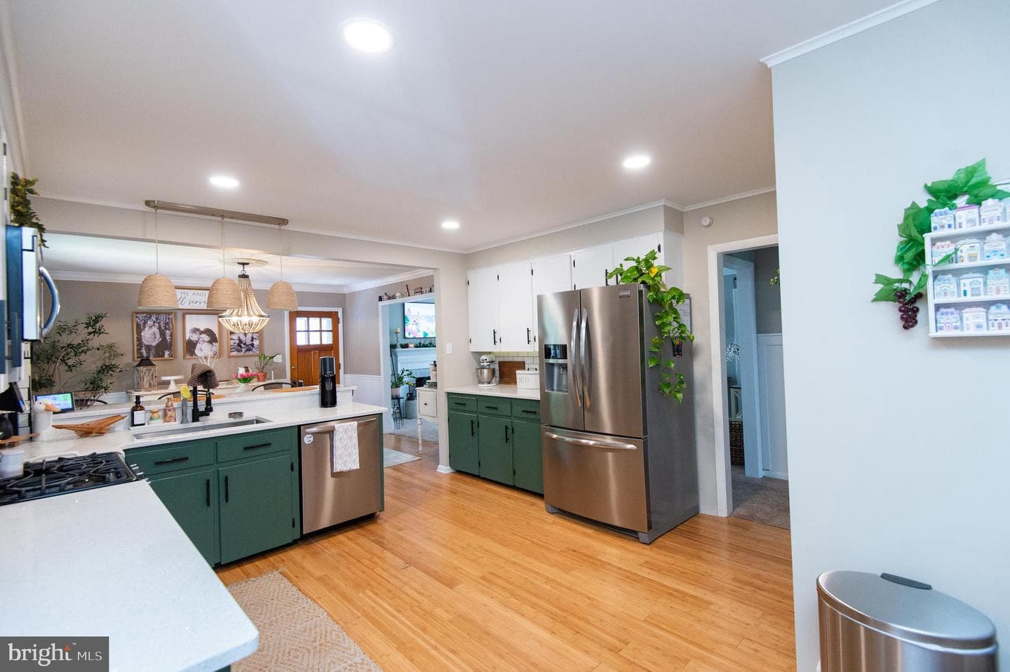 129 Bloomingdale Avenue photo 8