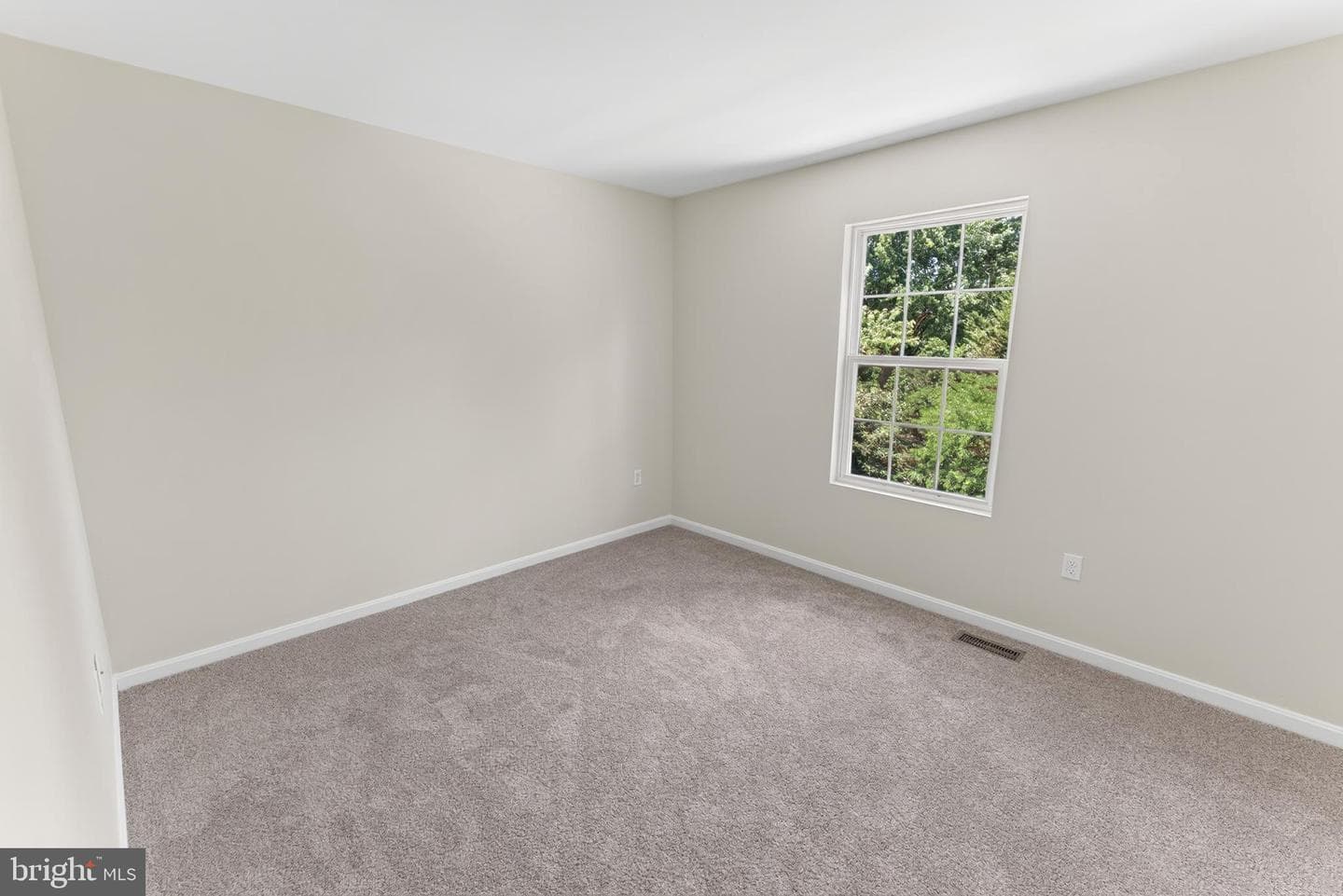 502 Kathryn Court photo 34