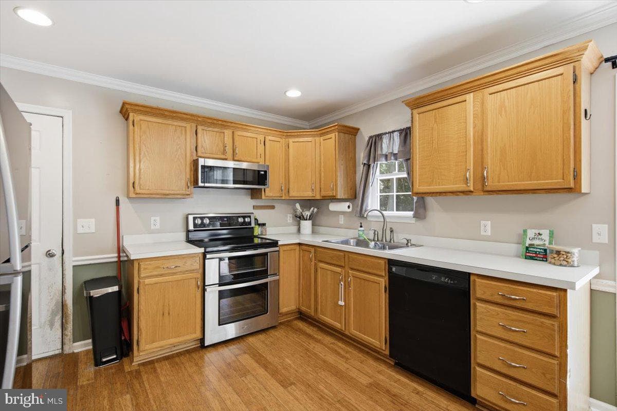 25389 Kent Street photo 4