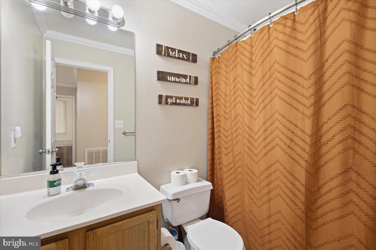 25389 Kent Street photo 9