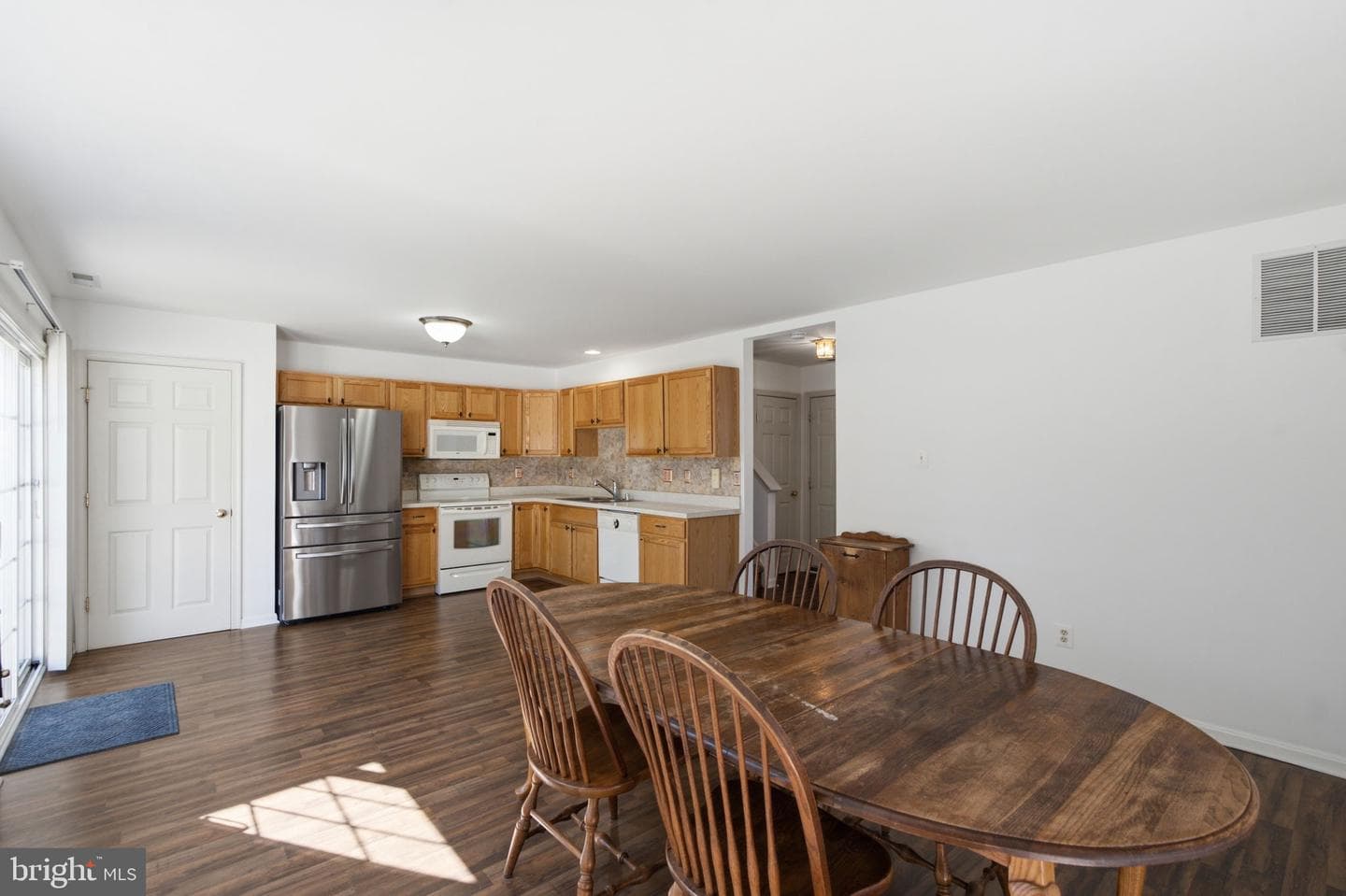 530 Vaughn Avenue photo 15