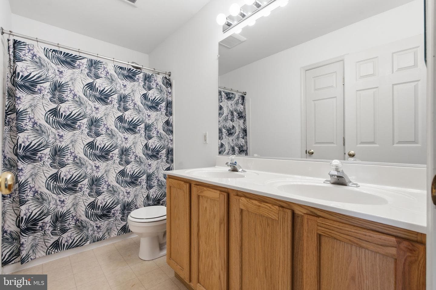 530 Vaughn Avenue photo 25