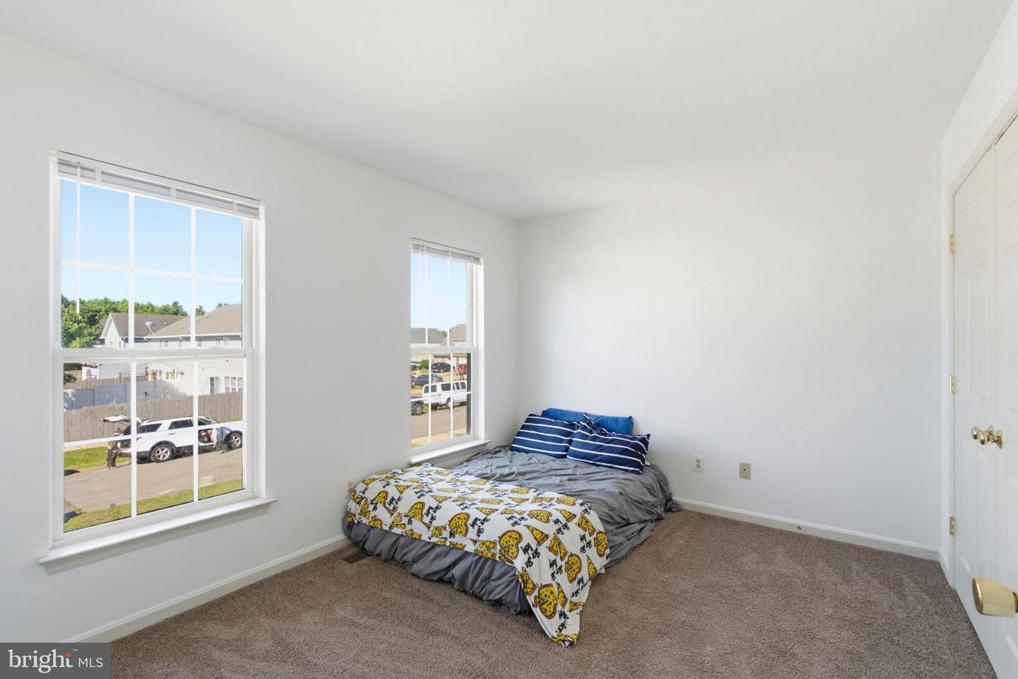 530 Vaughn Avenue photo 26